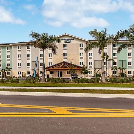 Woodspring Suites Naples Golden Gate Esterno foto