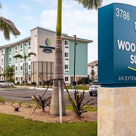 Woodspring Suites Naples Golden Gate Esterno foto