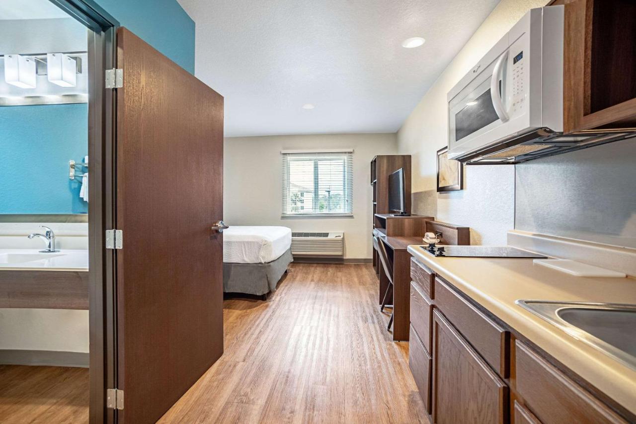 Woodspring Suites Naples Golden Gate Esterno foto