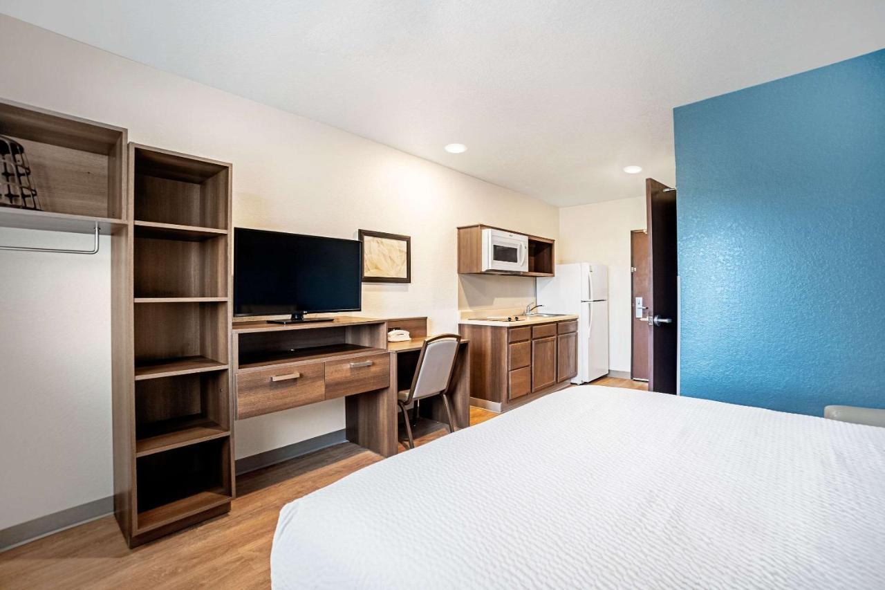 Woodspring Suites Naples Golden Gate Esterno foto