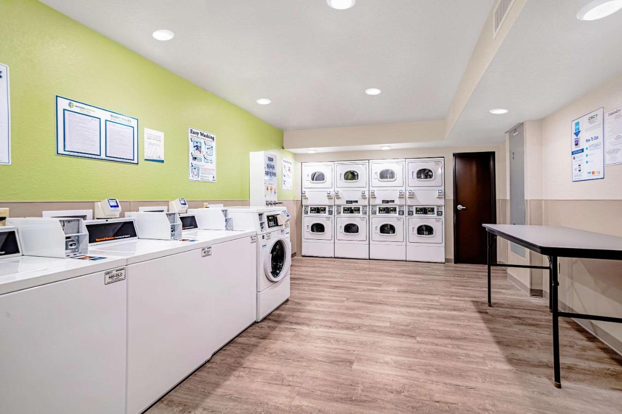 Woodspring Suites Naples Golden Gate Esterno foto