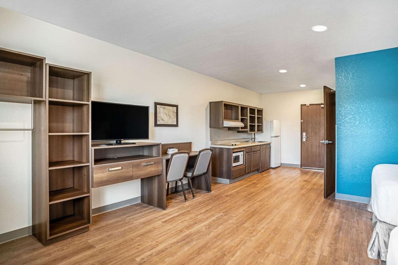 Woodspring Suites Naples Golden Gate Esterno foto