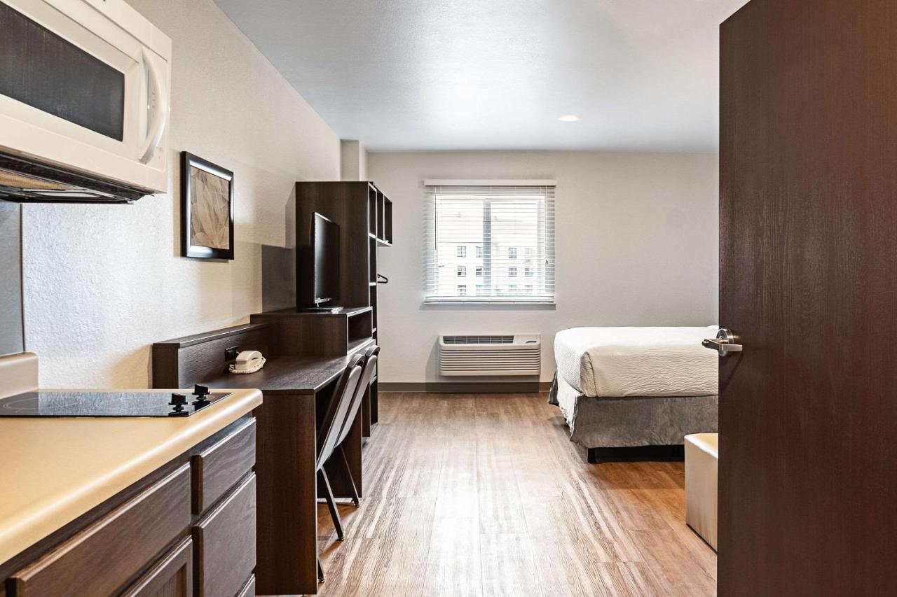 Woodspring Suites Naples Golden Gate Esterno foto