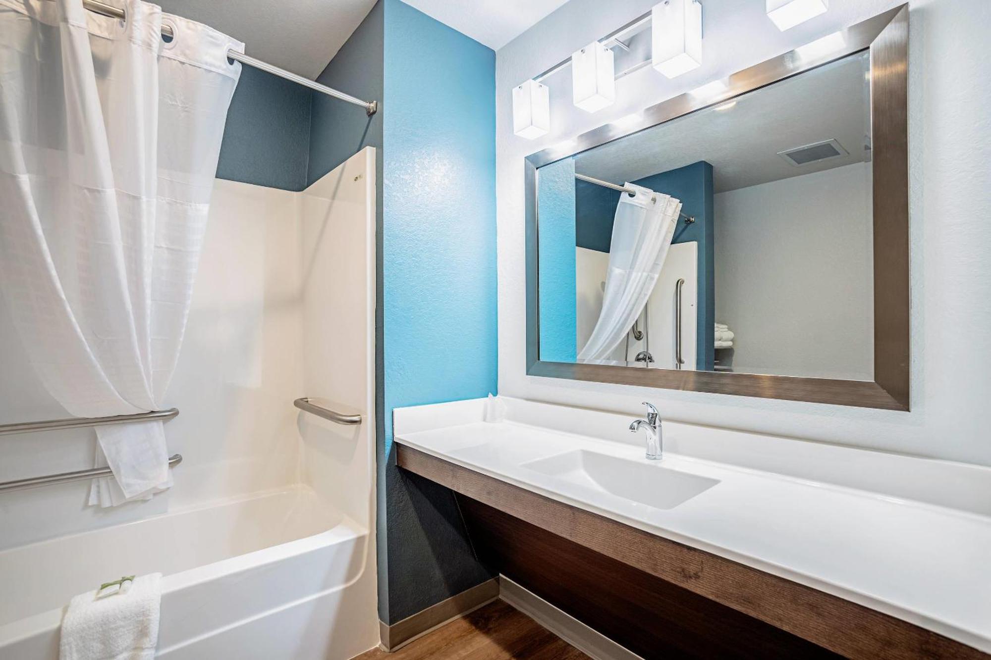 Woodspring Suites Naples Golden Gate Esterno foto