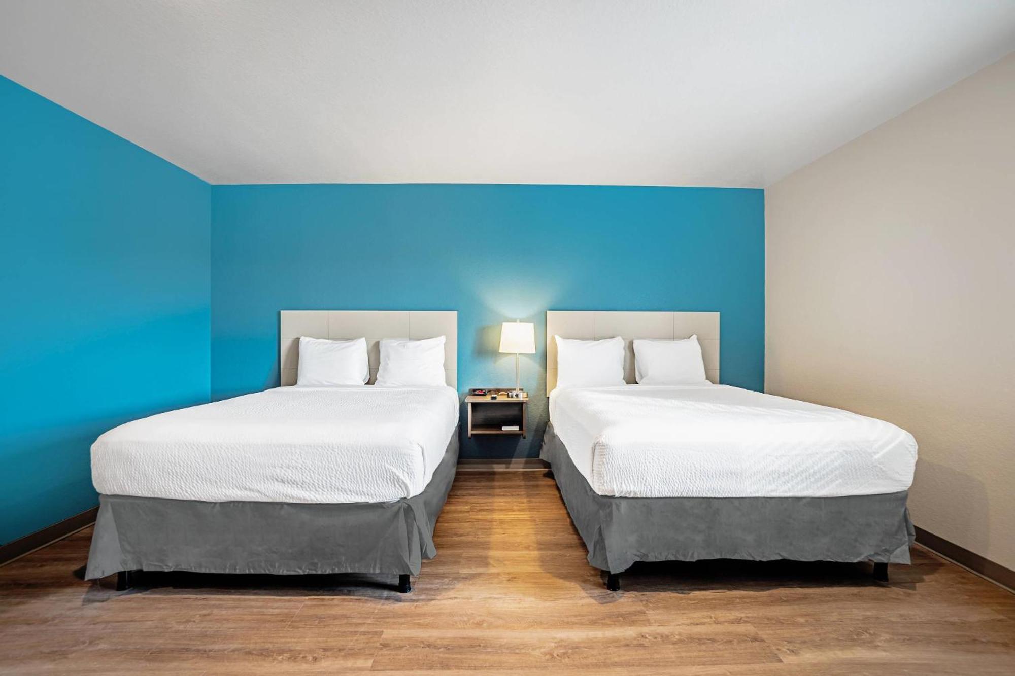Woodspring Suites Naples Golden Gate Esterno foto