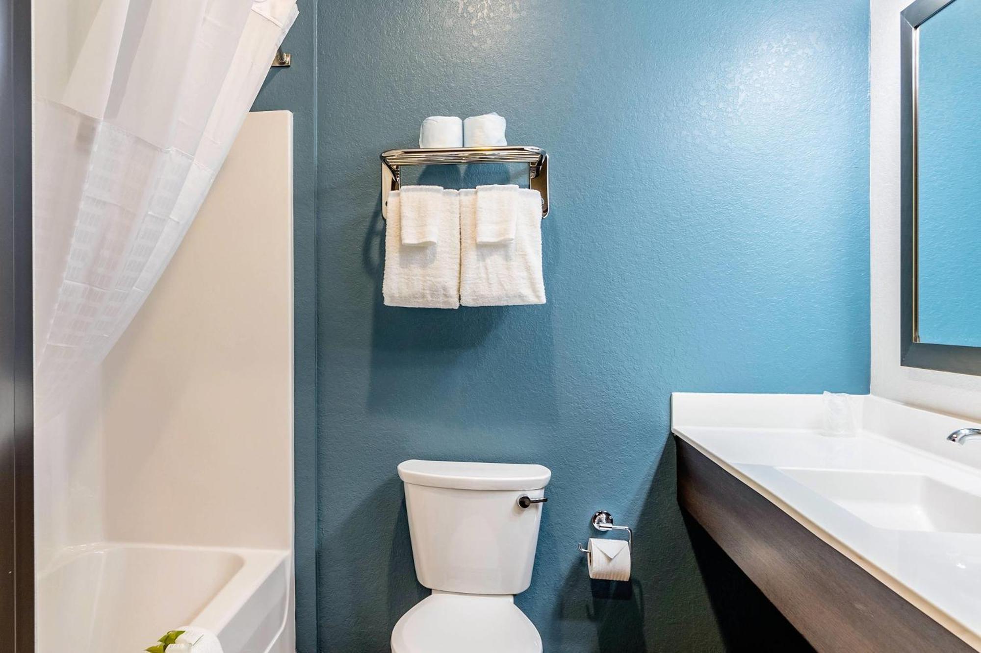 Woodspring Suites Naples Golden Gate Esterno foto