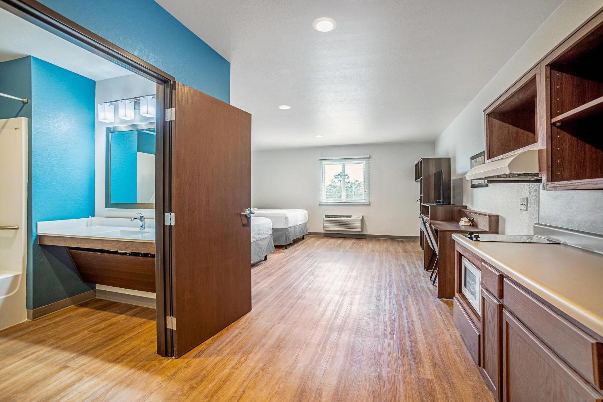 Woodspring Suites Naples Golden Gate Esterno foto