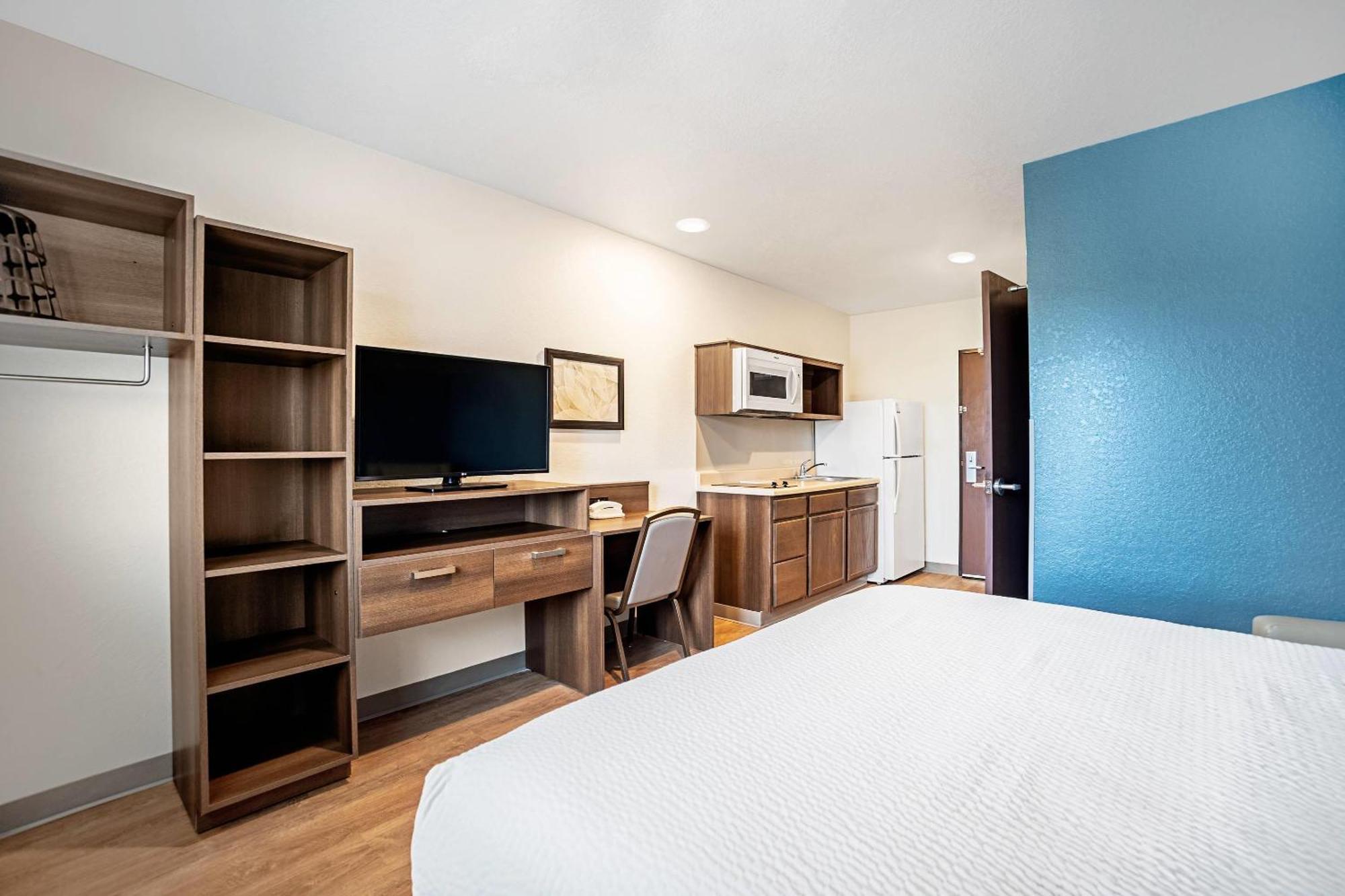 Woodspring Suites Naples Golden Gate Esterno foto