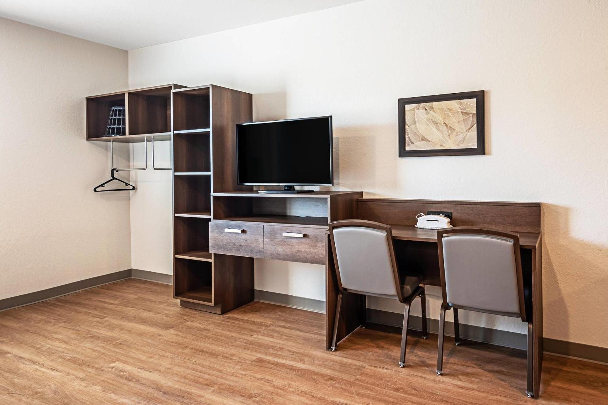 Woodspring Suites Naples Golden Gate Esterno foto